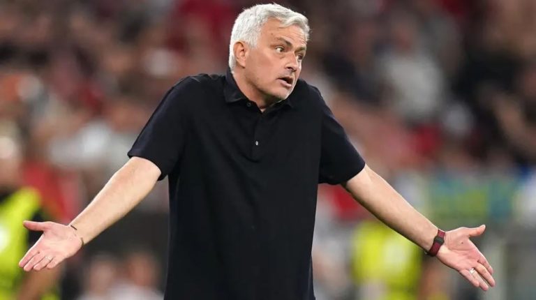 Ex Chelsea Man United And Spurs Boss Jose Mourinho Sacked By Roma