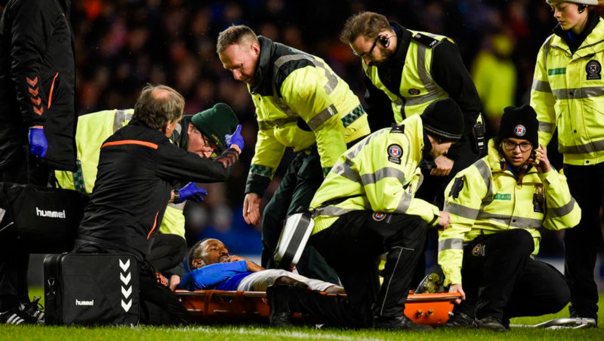 Stretcher: The veteran forward was forced off <strong>SNSGroup</strong>” /><span class=