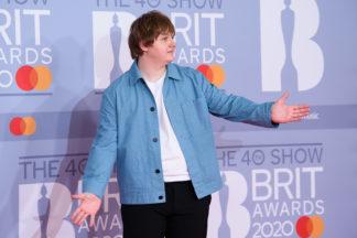 Lewis Capaldi gives away tour tickets in exchange for retweets