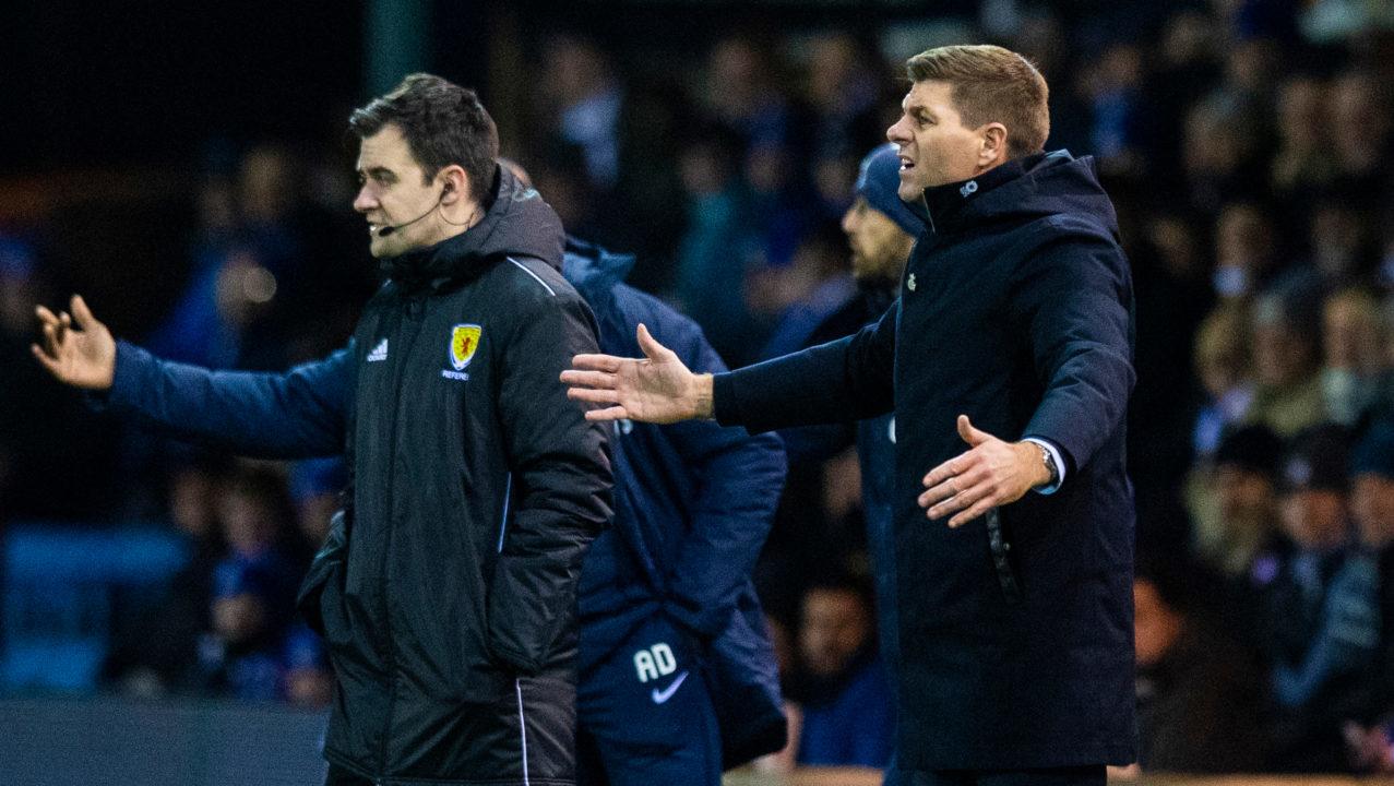 Gerrard claims Rangers players ‘couldn’t handle the pressure’