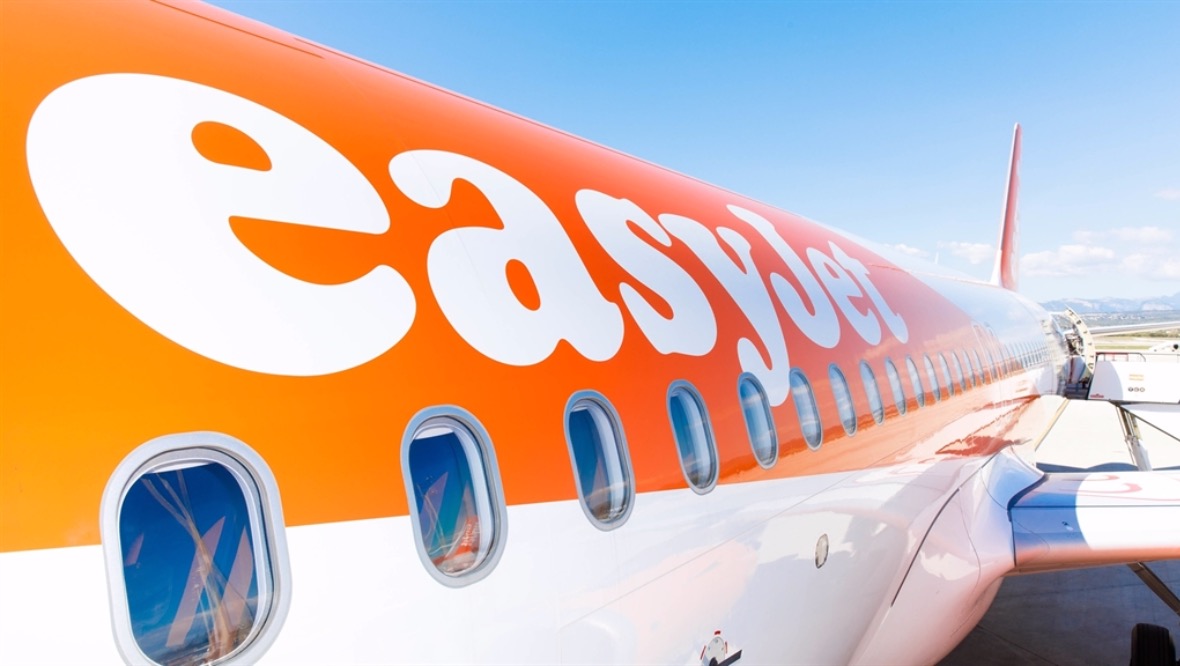 EasyJet expects to post half-year losses of up to £205m