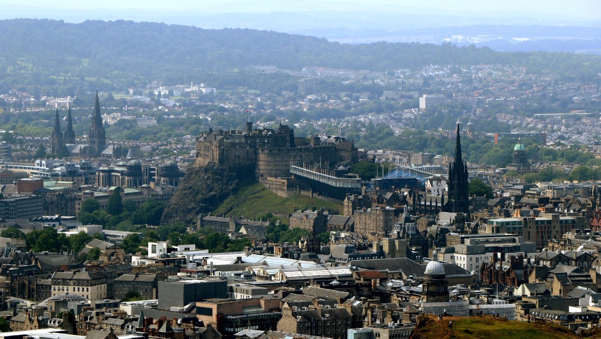 Global tourist hotspot Edinburgh ‘at risk of economic hit’
