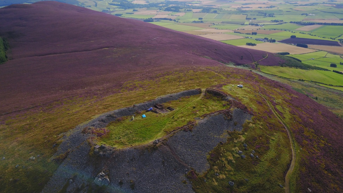 Tap O' Noth: Settlement perched on hill in Aberdeenshire