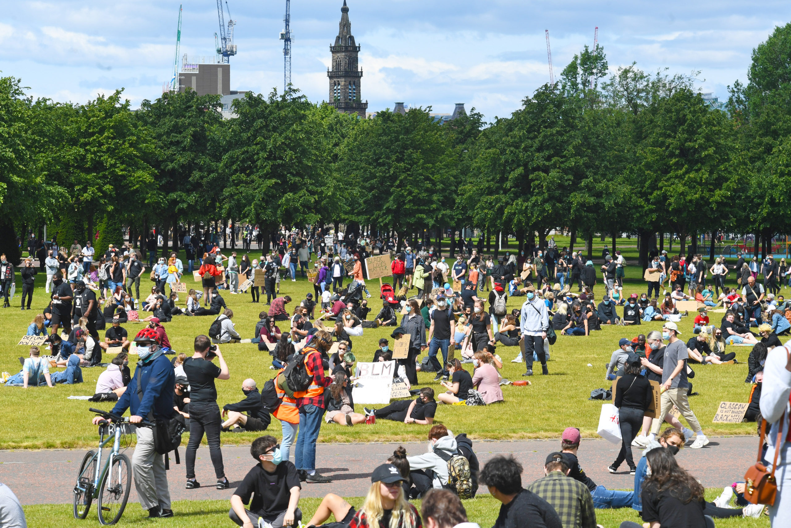 Glasgow Green: Members of the public at the Black Lives Matter anti-racism protest. <strong>SNS</strong>” /><span class=