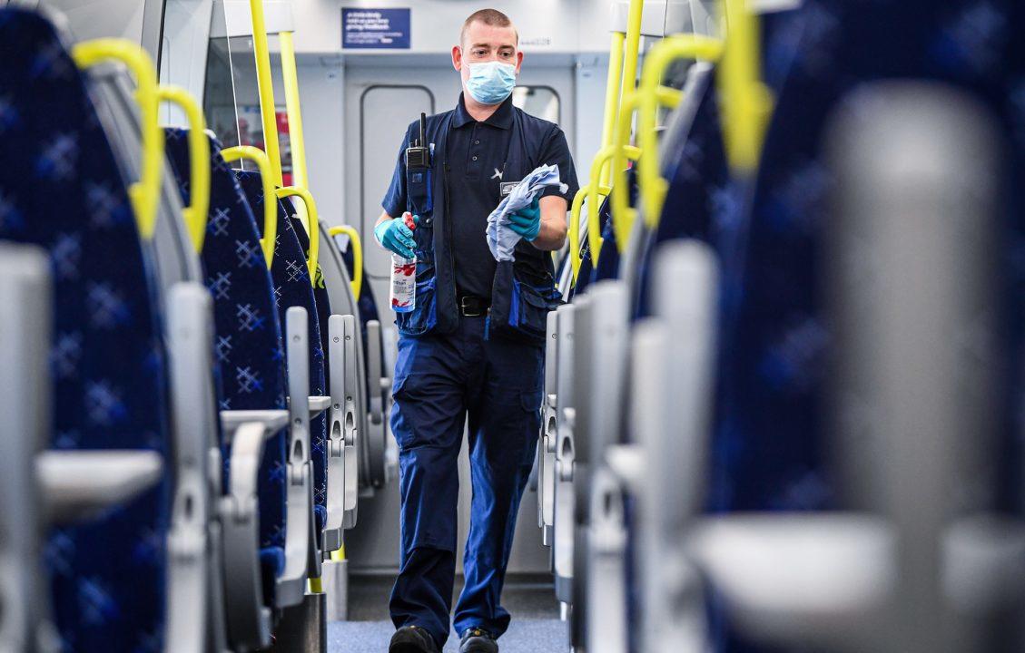 Coronavirus: 18 train stations to provide free face masks