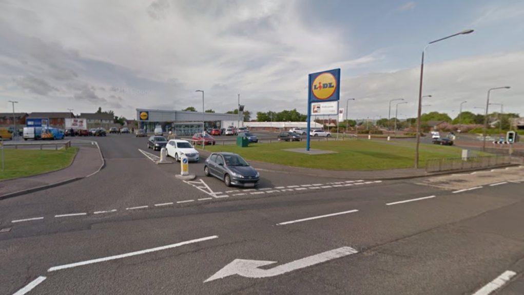 Man and woman injured in brawl at Lidl car park | STV News