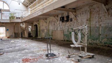 Warning to stay away from abandoned psychiatric hospital