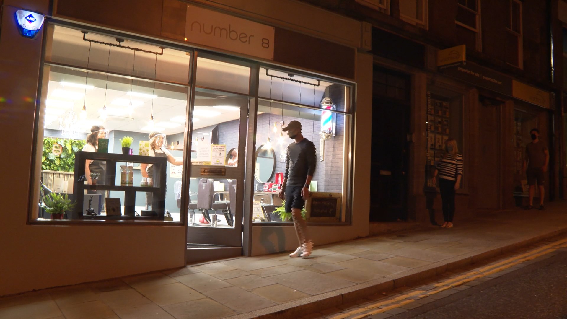 Hairdresser opens at midnight to sort out lockdown locks STV News