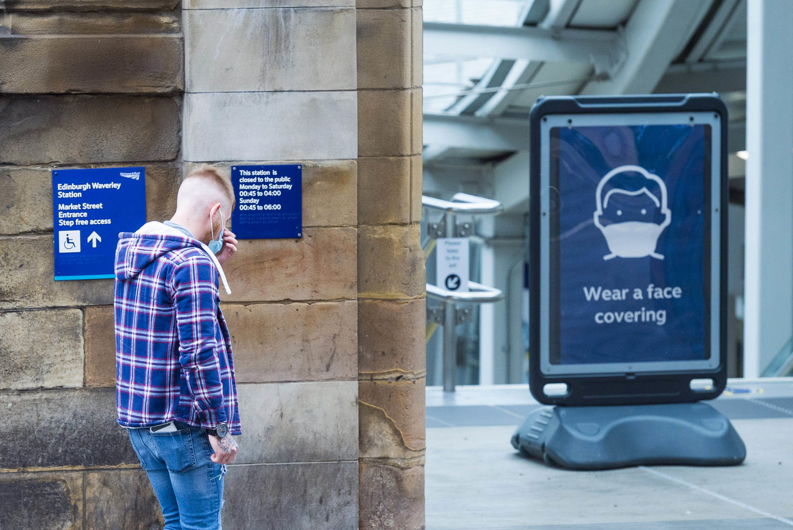 ScotRail warning as passengers remove face masks on trains STV News