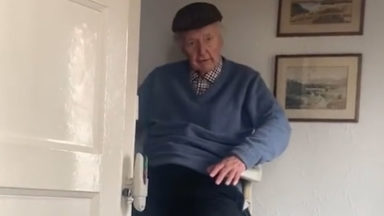 Alec becomes a social media sensation aged 97