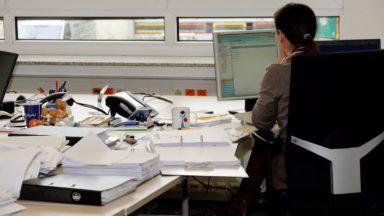 Starting salaries ‘at lowest rate in almost two decades’