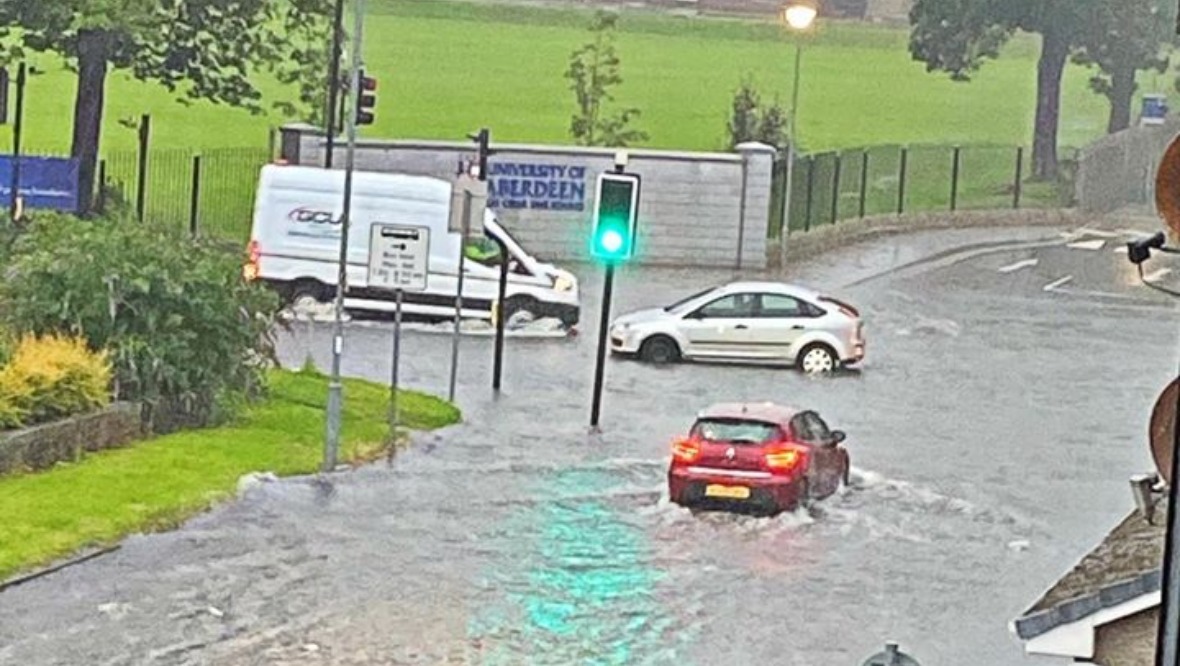 Flooding: Adverse conditions in Aberdeen. <strong>Fubar News</strong>” /><span class=