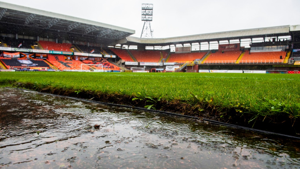 Abandoned: Dundee United v Sheffield United called off at half-time. <strong>SNS</strong>” /><cite class=