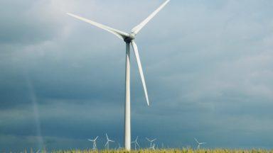 Wind farm which worried airport gets planning approval