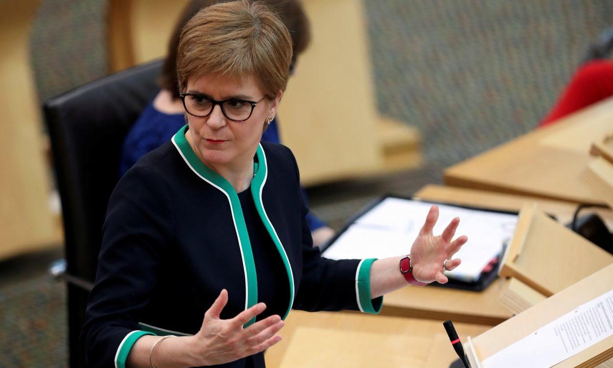 Nicola Sturgeon urges Scots to avoid travel to England