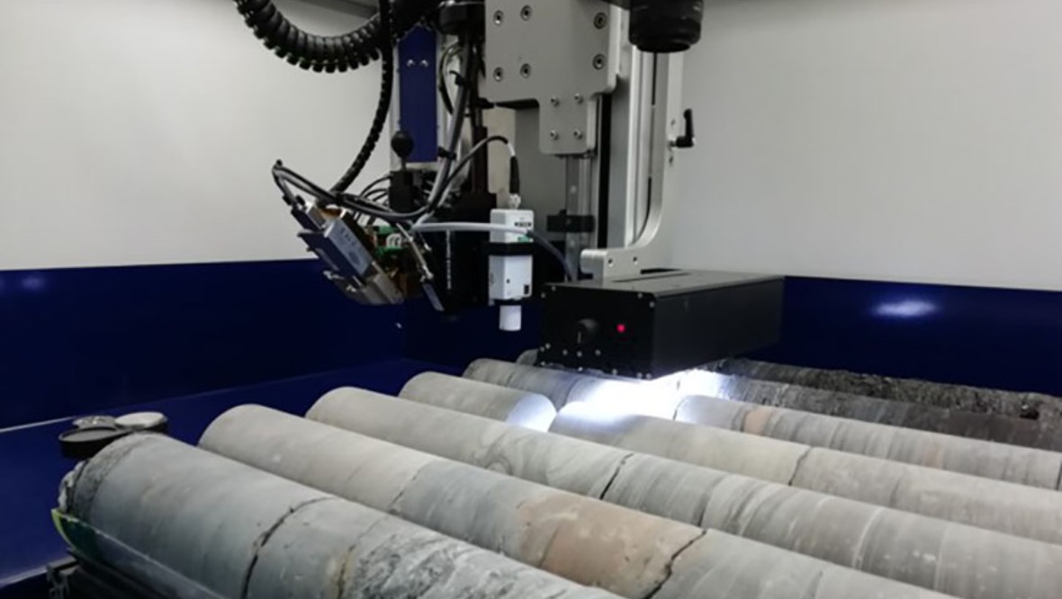 Research: Cores from Glasgow being scanned. <strong>UK Geoenergy Observatories</strong>” /><span class=