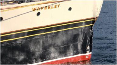 Waverley paddle steamer crashes into pier on Arran