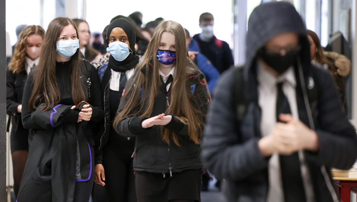 First Bus to report pupils to police for not wearing masks