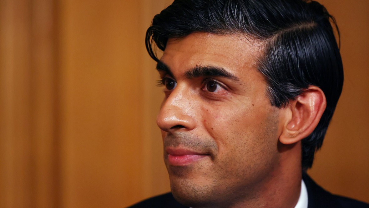 Rishi Sunak receives questionnaire from police over lockdown Downing Street parties