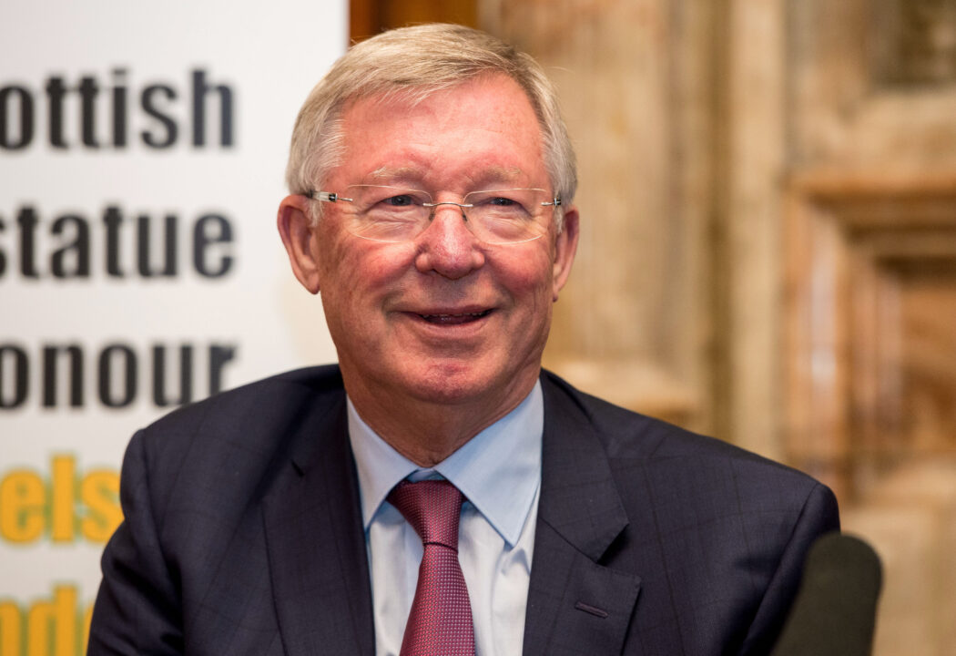 Sir Alex Ferguson hosts golf tournament to raise funds for students
