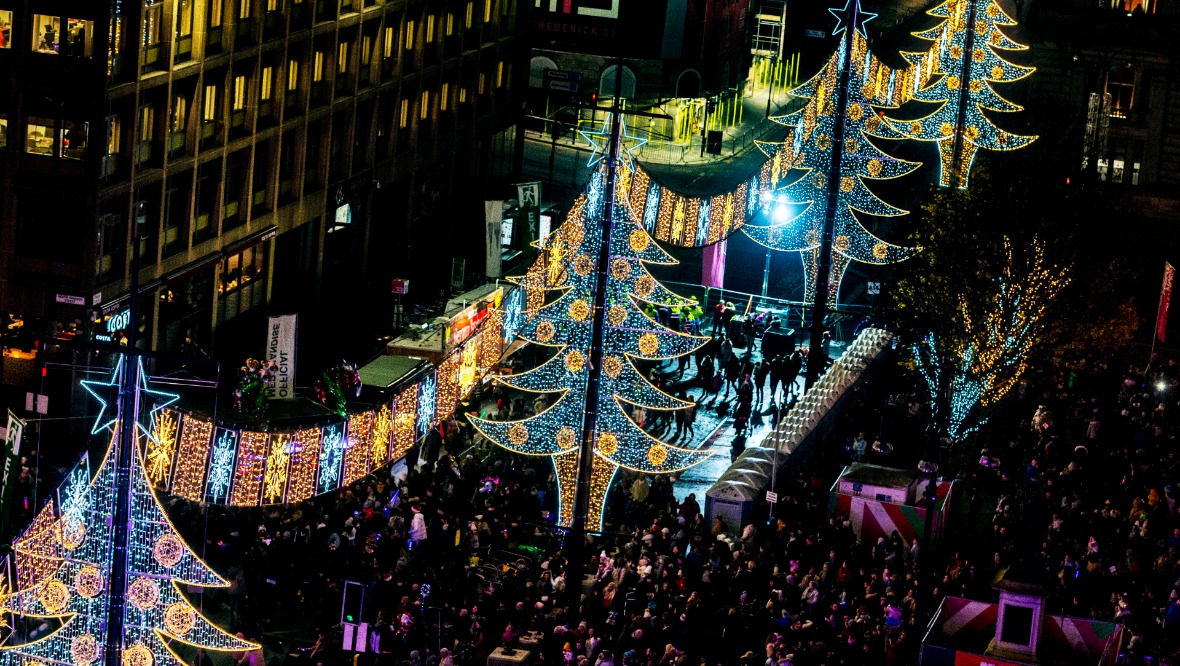Glasgow cancels Christmas markets to stop Covid spread