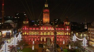 Christmas light display keeps George Square shining