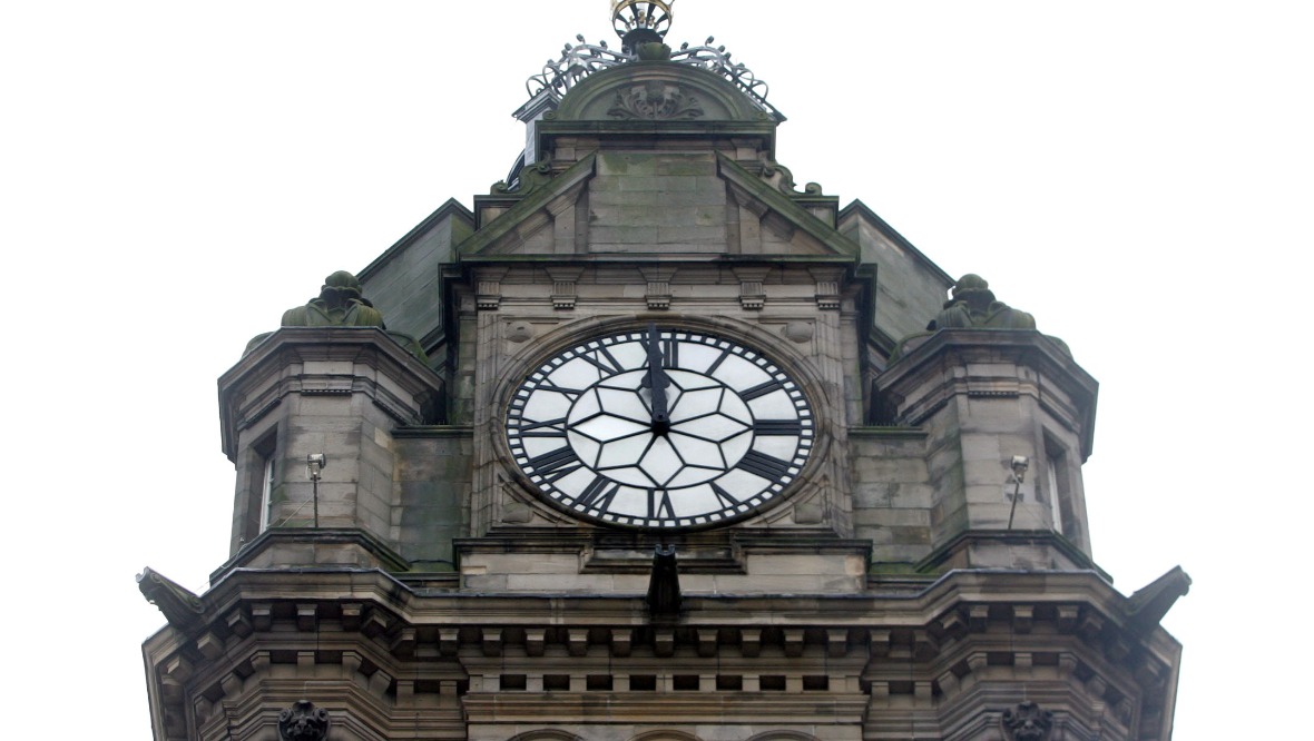 Balmoral clock will not change to correct time on Hogmanay