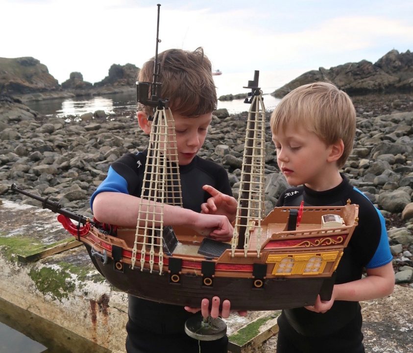 Brothers send toy ship on another record-breaking journey