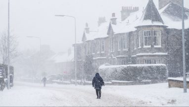 Snow to sweep across country as temperatures as low as -15