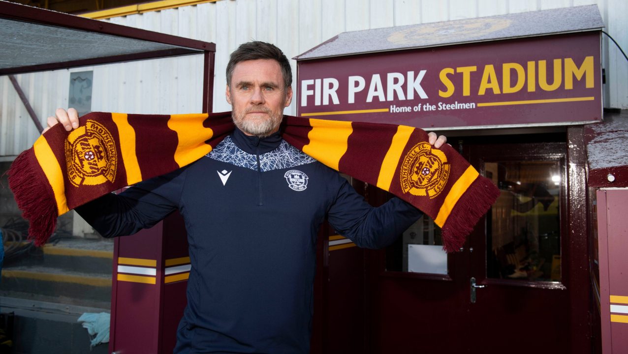 Alexander promises clean slate for Motherwell players