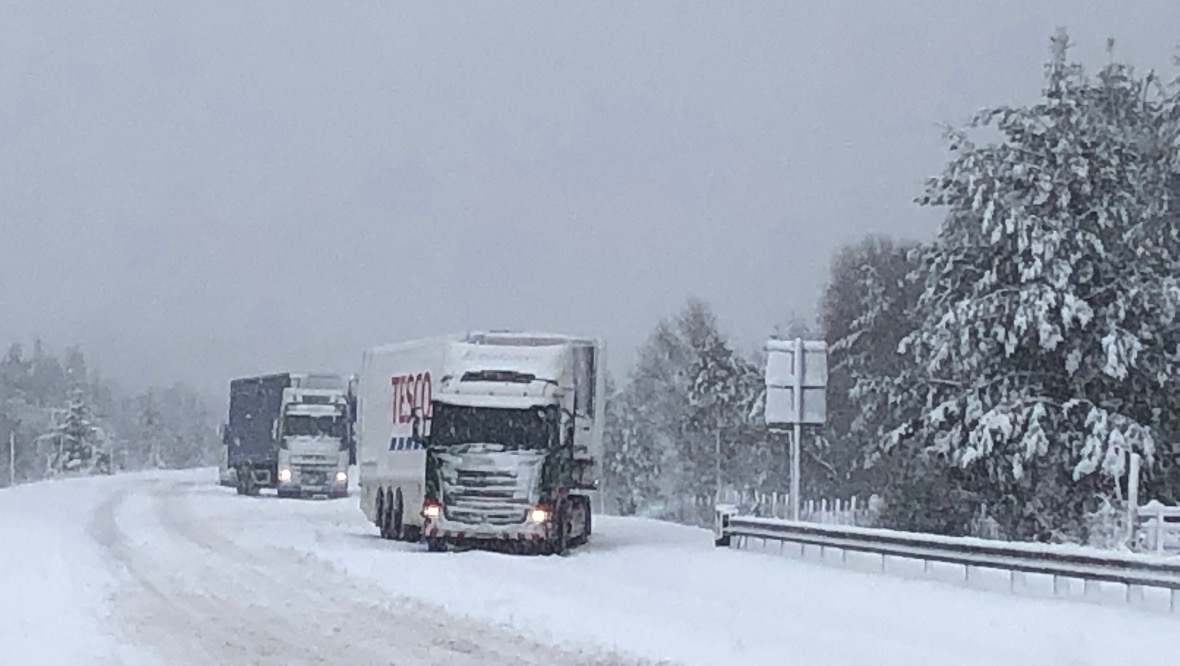 Snow caused dangerous driving conditions. Picture by Al MacPherson.