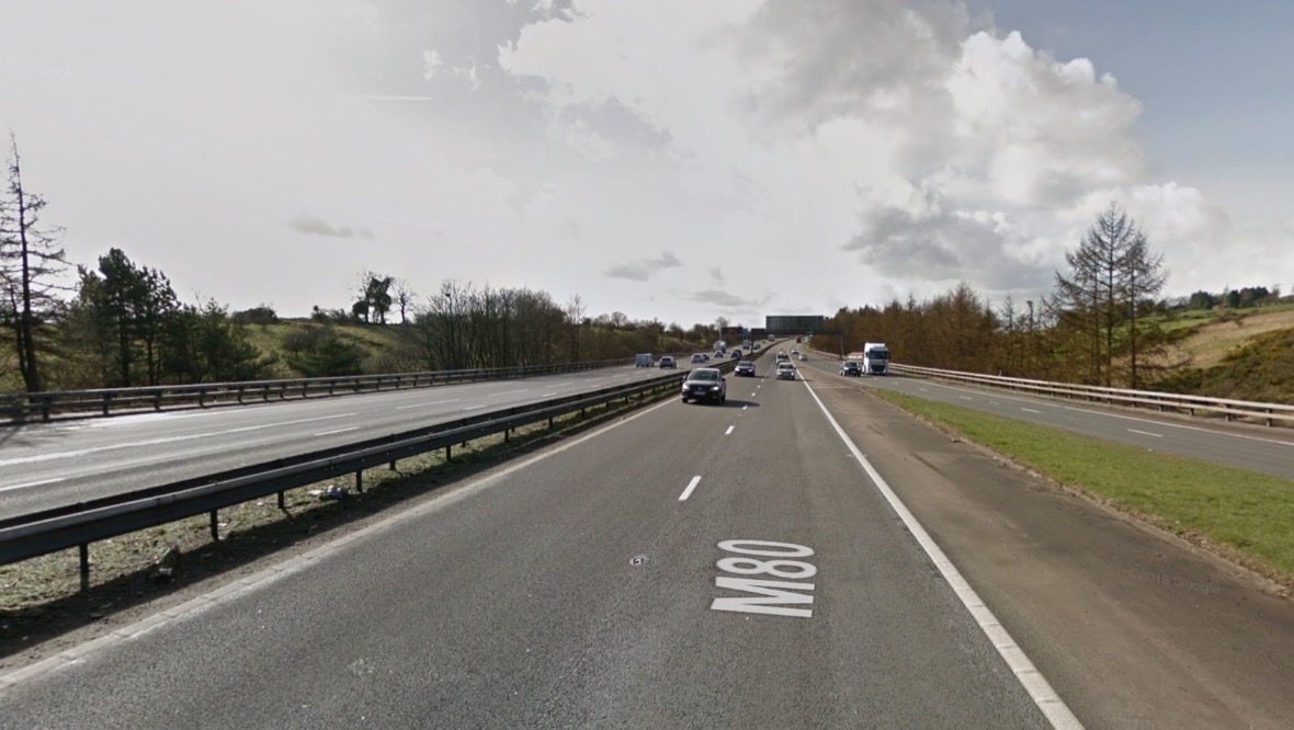 Stretch of M80 closed due to serious crash on motorway