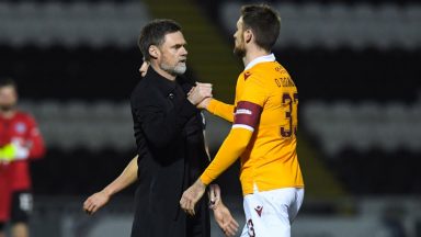 Alexander denied winning start by late St Mirren penalty