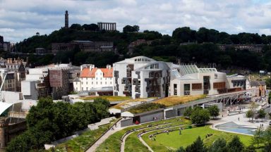 Holyrood votes unanimously to reform defamation law