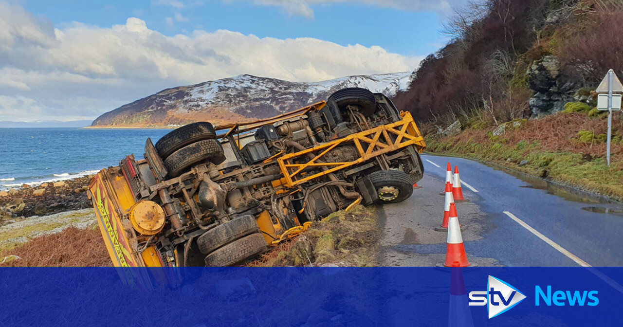 Driver left 'shaken' after gritter overturns on black ice | STV News