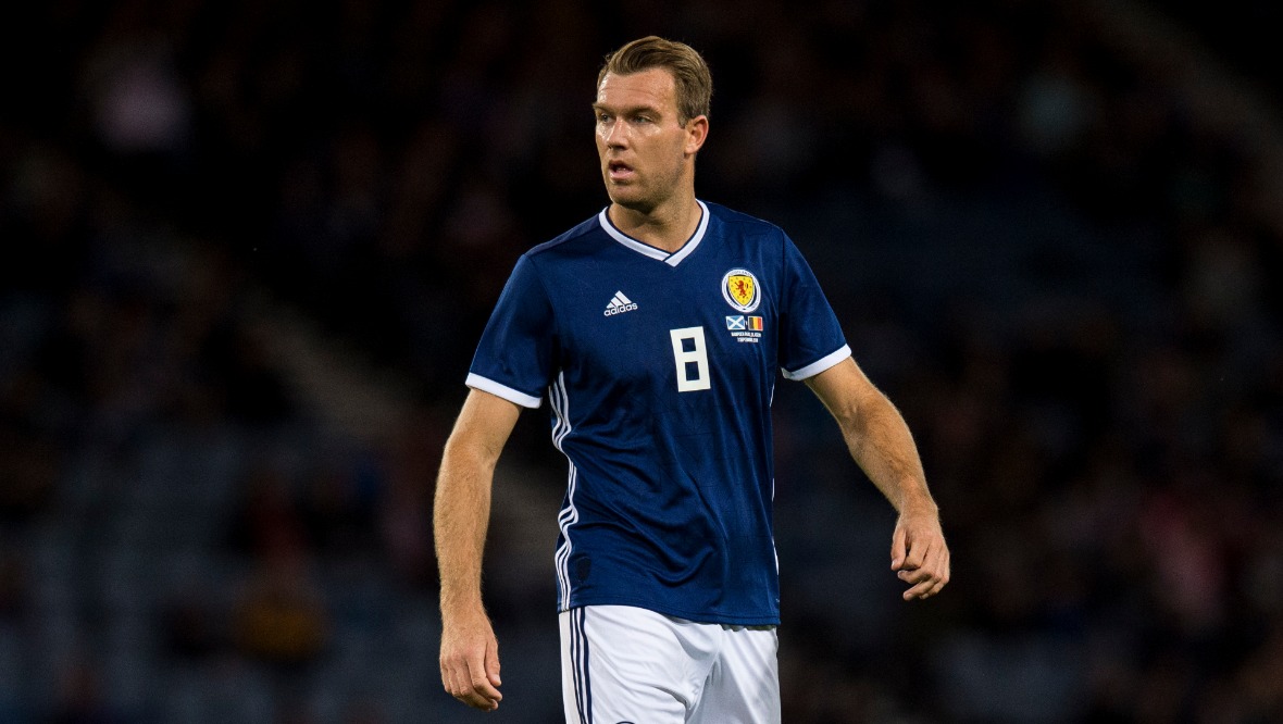Scotland midfielder Kevin McDonald to have kidney transplant