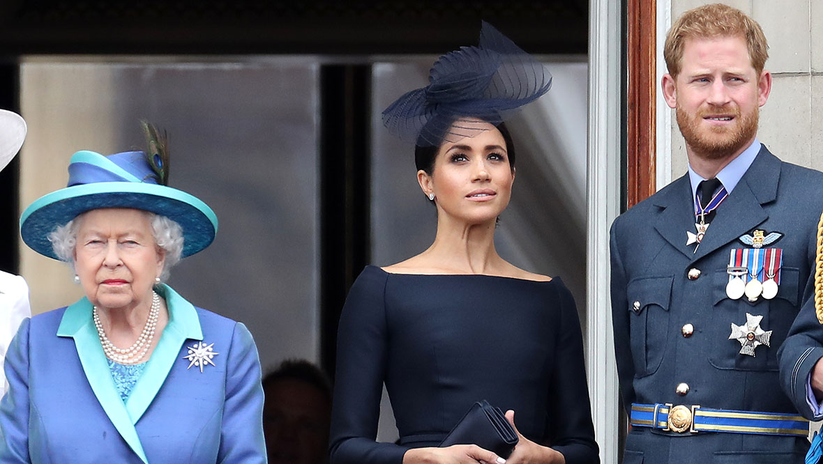 Prince Harry and Meghan ‘offer an olive branch’ to Queen in surprise visit
