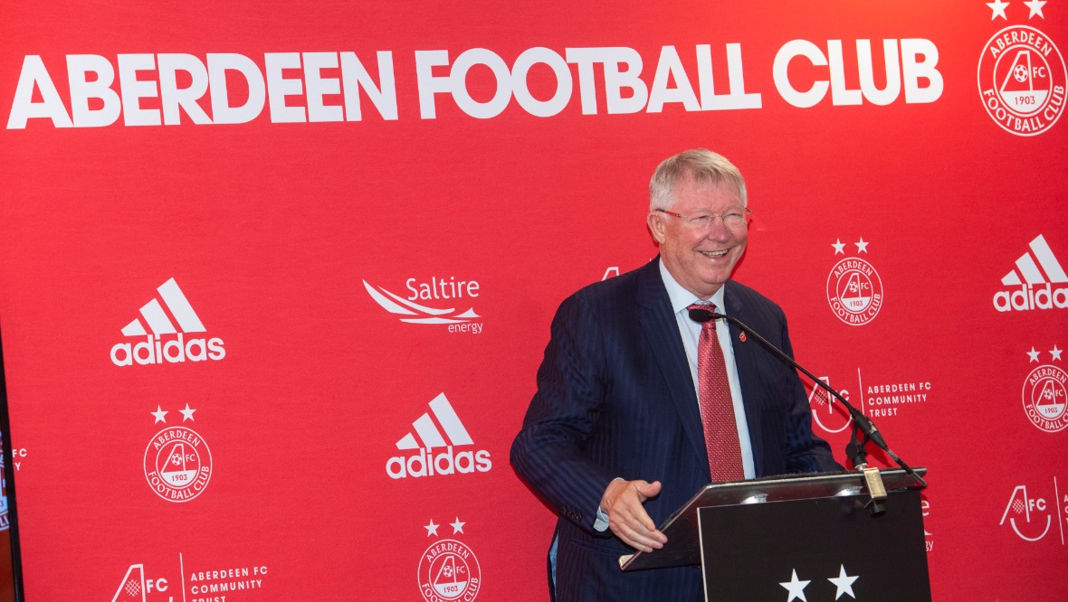 Aberdeen to honour Alex Ferguson with Pittodrie statue