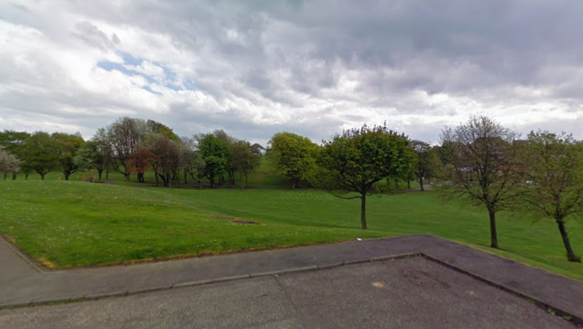 Hunt for man who approached ten-year-old girl in park