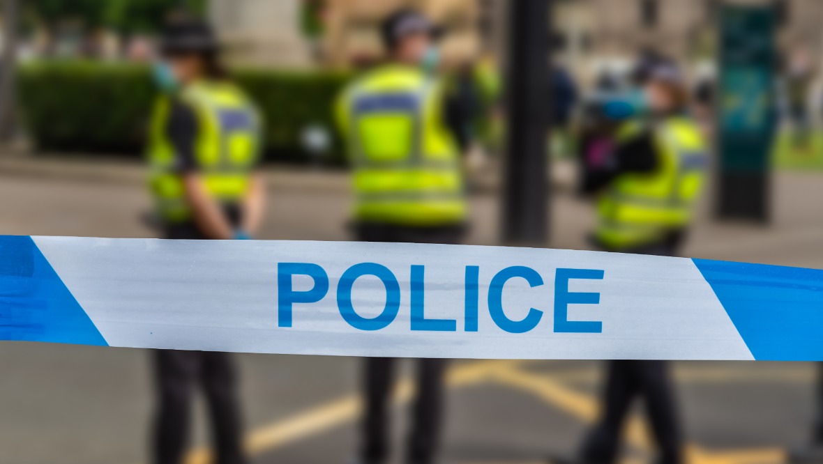 Hunt for bladed attackers after man seriously injured