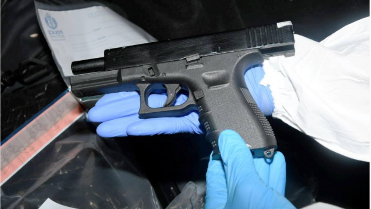 Men caught transporting guns in golf club car park jailed