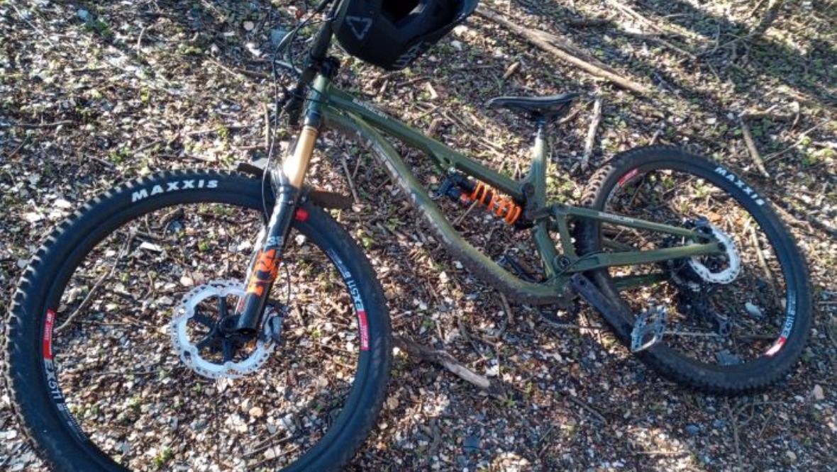 Man threatened teen cyclist with knife before stealing bike