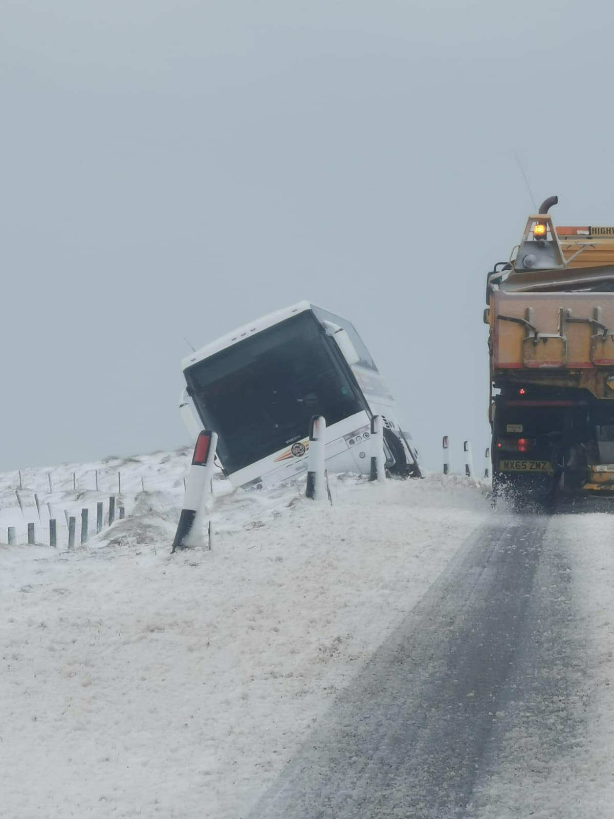 Fire crew and police raced to the scene in Sandwick, Shetland (Sonia Robertson/Jon Mills)