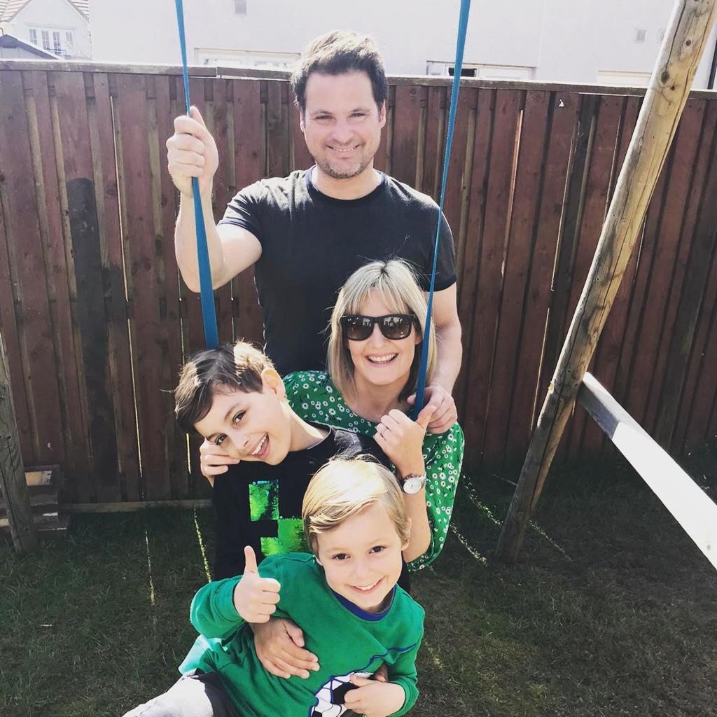 Leo and Samuel McFaulds with their parents (McFaulds/NHSGGC)