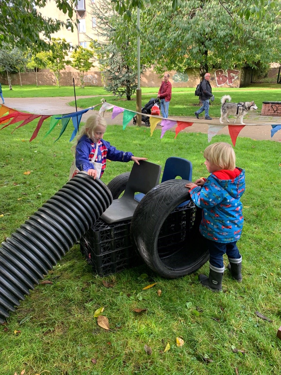 Playful Communities: The Playful Schools Loose Parts Play project in Dundee.