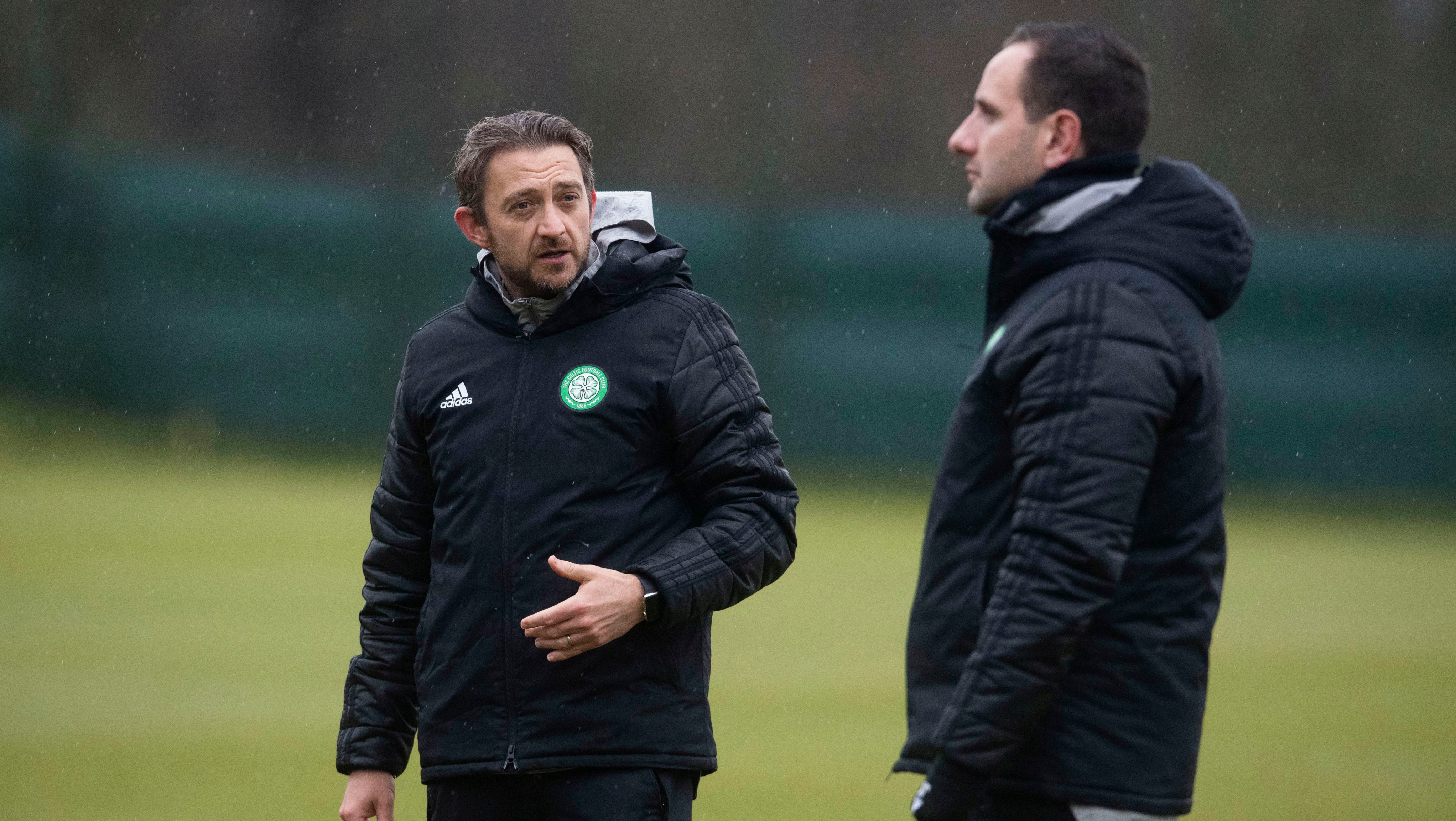Celtic coach Gavin Strachan and assistant manager John Kennedy (right) during a Celtic training session at Lennoxtown. (Photo by Craig Foy / SNS Group)