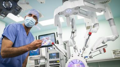 Surgical robots ‘will transform treatment for cancer patients’