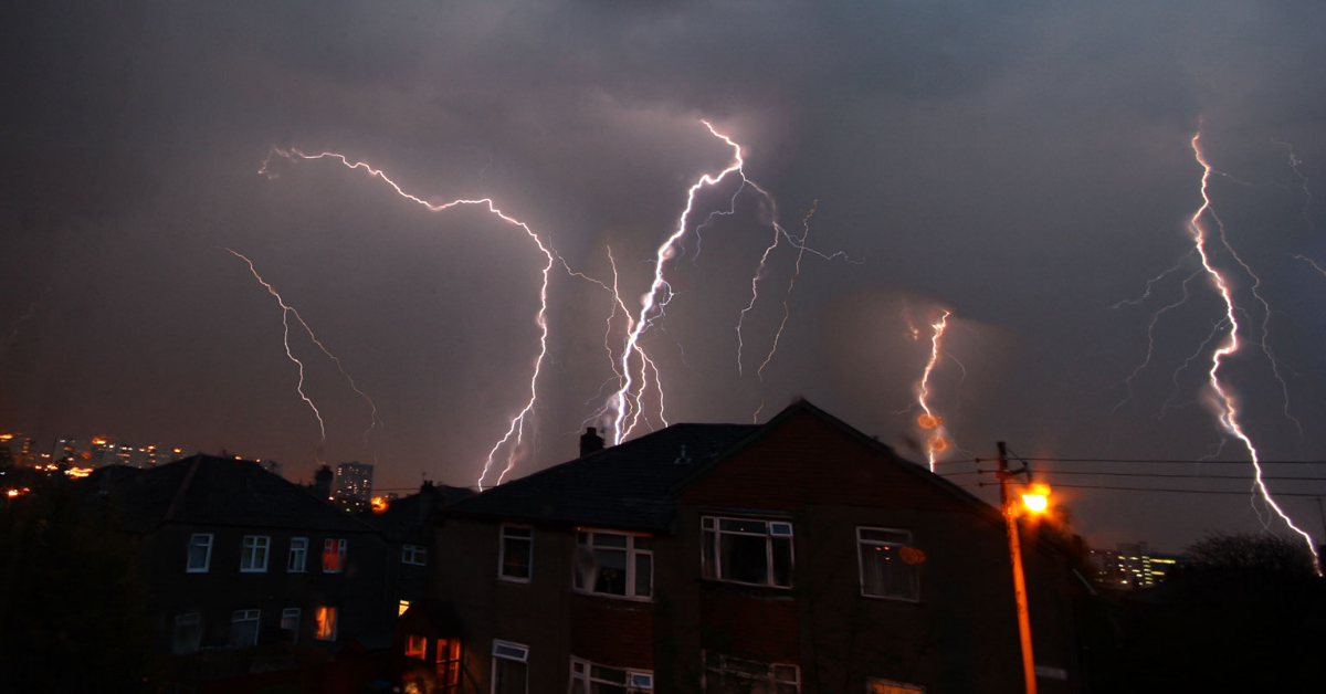Thunderstorms and heavy rain weather warning after week of sun