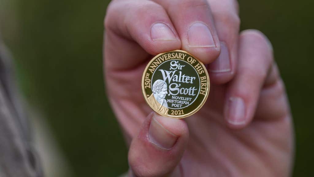 Coin celebrates 250 years since birth of Sir Walter Scott