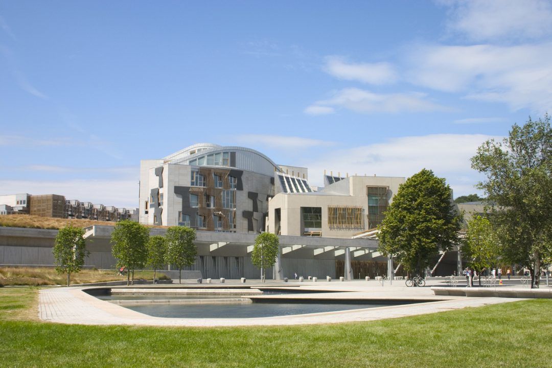 SNP and Greens to confirm powersharing agreement at Holyrood